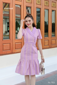 ชุดเดรสผ้าทอลายสิริราชพัสตราภรณ์สีพาสเทล คอปกสูท ทรงสอบ แต่งระบายชาย อัดกาวทั้งชุดทุกชิ้น ซิปซ่อนหลั