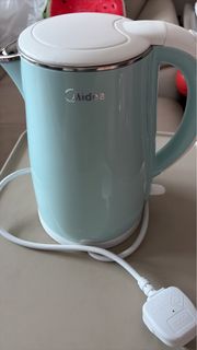 Midea 淺藍色電熱水壺