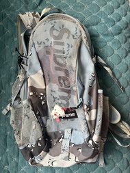 Supreme 迷彩背包