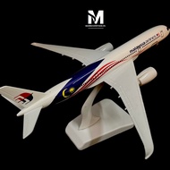 AIRBUS A350 MALAYSIA AIRLINES AIRLINES PLANE MODEL 1:400 (20CM) HIGH QUALITY METAL, BEAUTIFUL GLOSSY