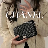 Chanel boy woc  復古銀黑色荔枝皮 晶片包