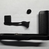 JCC Leica Q3 Black Camera and Thumb Grip with Shutter Button