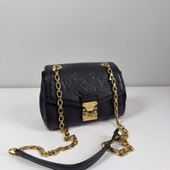 LV黑色牛皮壓紋鏈條包