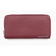 CALVIN KLEIN ULTRA LIGHT LARGE ZIP WALLET