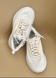HOKA ONE ONE Bondi 8 ( W BONDI8 ) 女裝 38 2/3 ( White / 白色 )