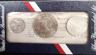 美國建國200週年紀念幣：套組一式三個附保證書及封套完整；