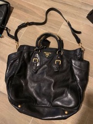 Prada 手袋