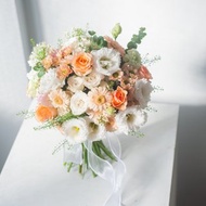 純白橘膚圓形捧花 | 鮮花花束 | 可客製 | 新娘捧花 | 婚禮捧花