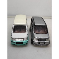 Tomica Nissan ELGRAND Diecast Model 2 Car