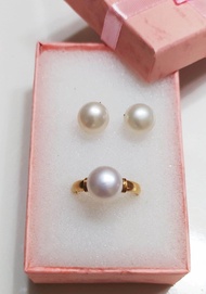 10k gold ring and earring pearl.set