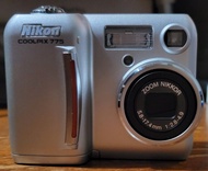 Nikon COOLPIX 775 Digital Camera with Charger and 64MB Card