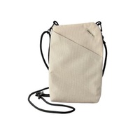 ELECOM 輕便隨身拉鍊側背包-米