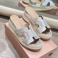 7cm HIGH SYNTHETIC LEATHER SOLES, EASY TO WEAR IN 2 COLORS CREAM WHITE / SILVER