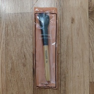 Precision angled blush brush