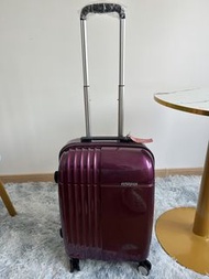New： 血虧出售：American Tourister 20 inch luggage for handcarry ； American Tourister 20 吋行李箱  56 x 37 x 2