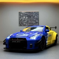 Car Alloy Car Model 1: 24 Nissan GTR Modified Version with Spray Pull Back Toy Sports Car Sound Effe