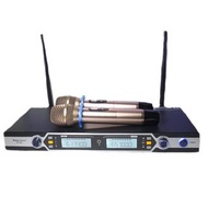 台灣拜爾UHF紅外線對頻一拖二無線麥克風頻道可調避免訊號干擾配備齊全買來直接可用🤑：4000元         🚐：100元
