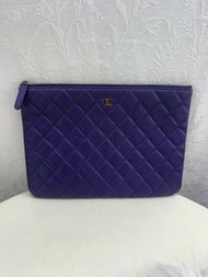 Chanel 紫色菱格紋手拿包