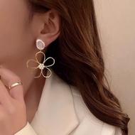 Simple Pearl Flower Earrings For Women Fashion Retro Exaggerate Metal Earrings