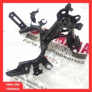 Headlight Bracket stay 1 Yamaha R25 1WD-F8356-00 ORIGINAL FM1 S17
