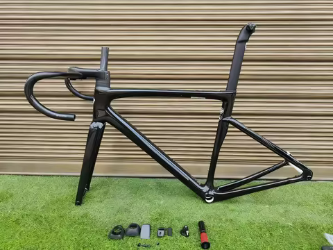 Custom carbon fiber frame, SL7 Dongli T1000 carbon fiber road bike frame. Available in multiple colo