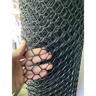 Plastic mesh with 2cm holes in all colors - sheet 10cm high x 50cm long - easy to use