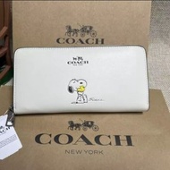 (現貨)Coach X Peanuts Long Wallet Snoop Woodstock Leather Zip White 拉鍊 長銀包 F53773 禮物