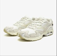 【💥日本直送】Mizuno WAVE RIDER 10 CORDURA 輕盈 柔軟 耐用 舒適 休閒 運動鞋 跑鞋 波鞋 鞋 男女適用 白色× 灰白色