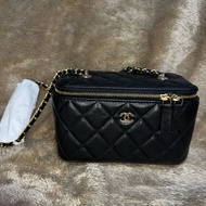 CHANEL 全新荔枝皮黑色長盒子淡金釦