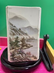 清  「慎德堂製」欵，粉彩山水方型筆筒、