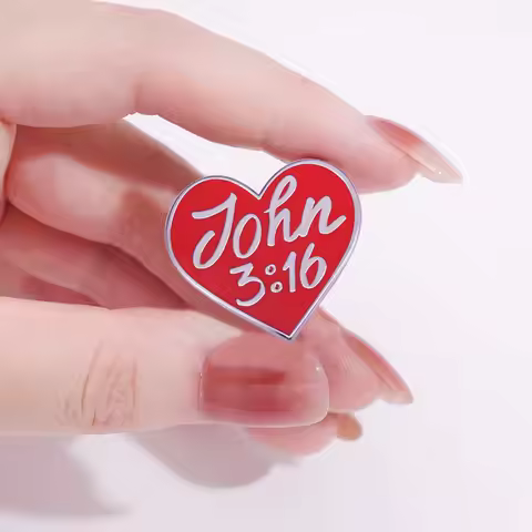 John 3：16 Heart Enamel Brooch Creative Fashion The World Bible Verse Lapel Pin Badge Christian Jewel