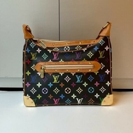 LV 黑彩單肩背牛角包