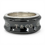 成色極佳 ▲ TIFFANY&Co. Tiffany 1837 925 鈦金窄戒指，黑色銀色，尺寸 8（約），重量 6.8 克，女士款