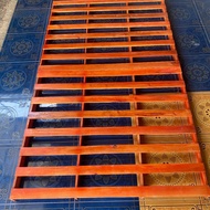 Aesthetic mahogany bed base