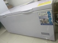白色雙門冷凍櫃