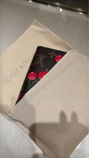 LV村上隆車厘子系列passport護照封套