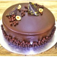 Chocolate Crunchy Hazelnut Royal Cake (Halal)