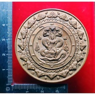 泽度金 阿赞初 照妖镜
Jatukam Ramathep 

Arjan chor

Wat  Putthasawan

佛历be 2550

copper material

铜材料