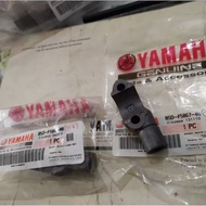 ORIGINAL YAMAHA FREEGO 125 RIGHT MIRROR MOUNT B5D-F5867-00