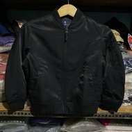 (Kids/Youth) Uniqlo Bomber Jacket Black Size 130 48x46