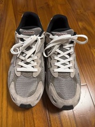Mizuno Racer S