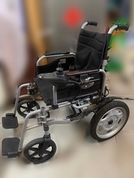 innuovo W5216英洛華電動輪椅車 額定電源：DC24V 使用類別：室外型 產品類型：內部電源設備 最大使用者質量：100kg 前輪：250mm 後輪：398mm  正常使用，注意需要更換電池