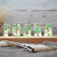 【湖水綠】客製保鮮花字母小夜燈 畢業 開張 結婚禮物 字母燈