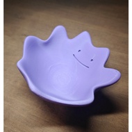 Ditto Shaped Holder