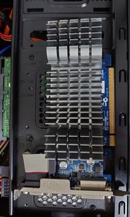 送咖啡 華碩 N210 PCI-E 顯示卡 良品 送 羅技 滑鼠  非 電競 RTX 2060（被預定