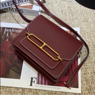 Hermes/愛馬仕roulis23豬鼻子包，金扣C刻，霧面box皮～復古貴氣的波爾多酒紅色