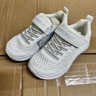全新正版👆🏻童裝Skechers girls全白色兒童運動鞋👟波鞋，N班K1返學鞋，幼稚園室內白鞋，魔術貼易穿易除、出街休閒鞋。US11，size 27.5碼，UK10，17cm腳長（3歲、4歲著）幼