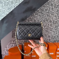 Chanel 馬鞍包中號 黑金荔枝皮 芯片款