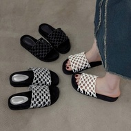 (Baby Form increases size) QCCC square slippers, full box, beautiful and comfortable Black Heels