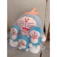 Doraemon doll gives 3